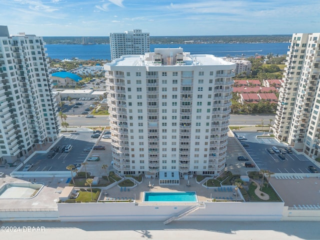 bird's eye view with a water view