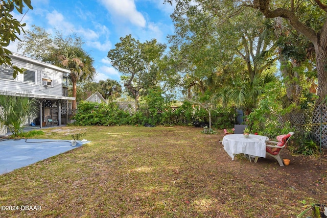 view of yard featuring a patio