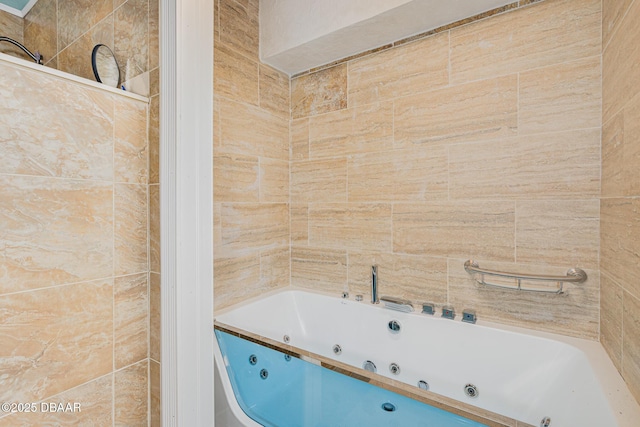 46 Oceanview Ave, Ponce Inlet, FL 32127 - bathroom featuring a whirlpool tub
