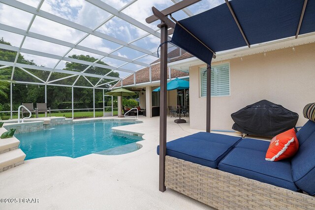 1491 Hohe Ln, Ormond Beach, FL 32174 - outdoor pool featuring a patio and glass enclosure