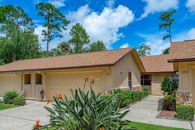 view of front facade with a garage