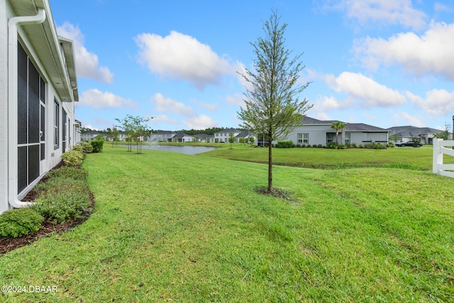 view of yard featuring a water view