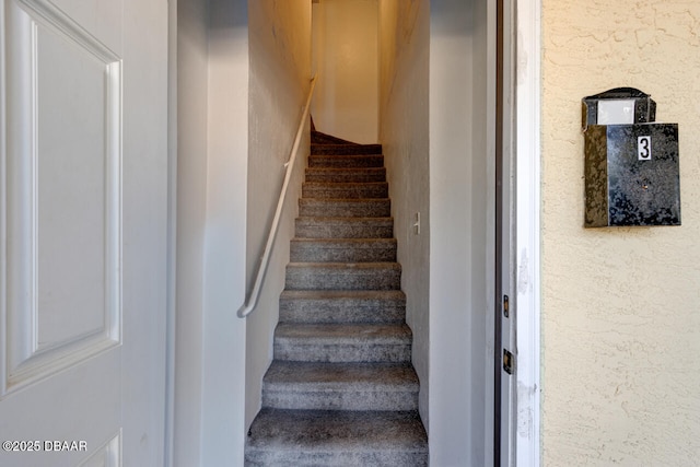 421 N Peninsula Dr, Daytona Beach, FL 32118 - view of stairway