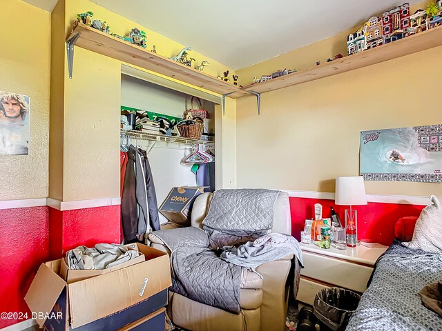 bedroom featuring a closet