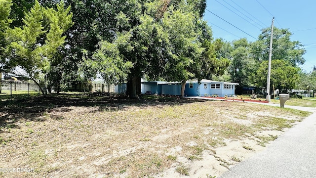1228 Leon Ln, Daytona Beach, FL 32117 - view of yard with view of scattered trees