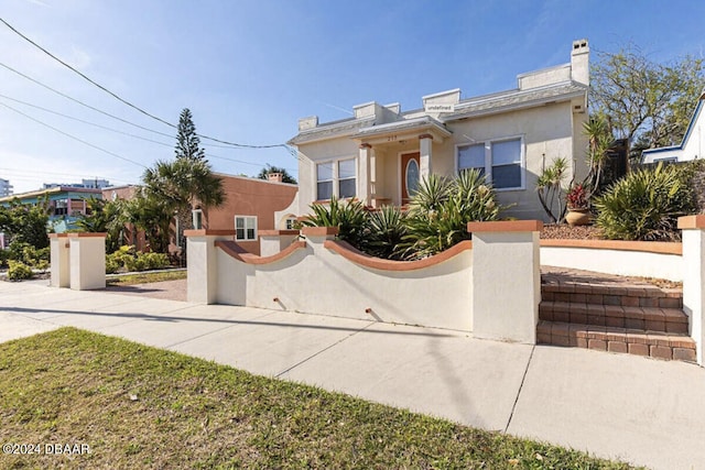 view of front of property