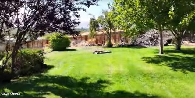 12307 Tieton Dr, Yakima, WA 98908 - view of yard