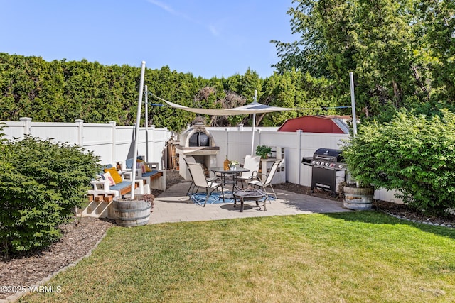 4704 W Prasch Ave, Yakima, WA 98908 - view of yard featuring a patio area