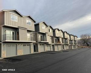 2600 Racquet Ln Unit 26, Yakima, WA 98902 - photo 1