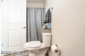 2600 Racquet Ln Unit 26, Yakima, WA 98902 - photo 9