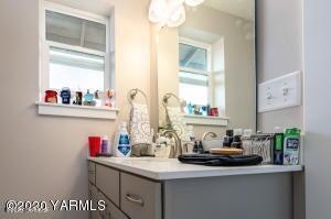 2600 Racquet Ln Unit 26, Yakima, WA 98902 - photo 10