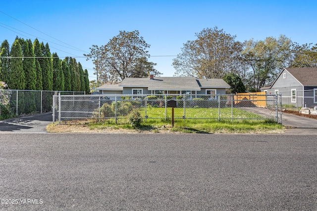 1510 Hathaway St, Yakima, WA 98902 - view of front of home with fence