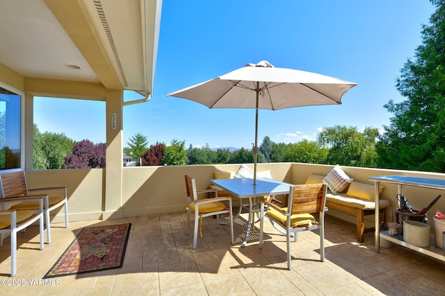 1011 N 79th Ave, Yakima, WA 98908 - view of patio featuring outdoor dining space