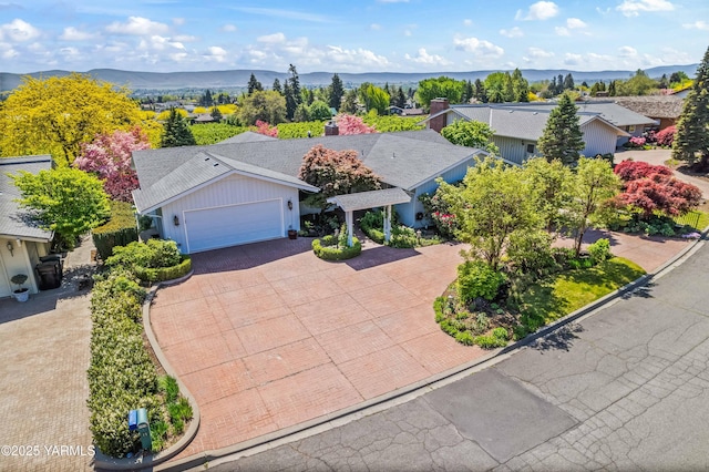 5902 Glacier Way, Yakima, WA 98908 - aerial view of property and surrounding area featuring a mountainous background