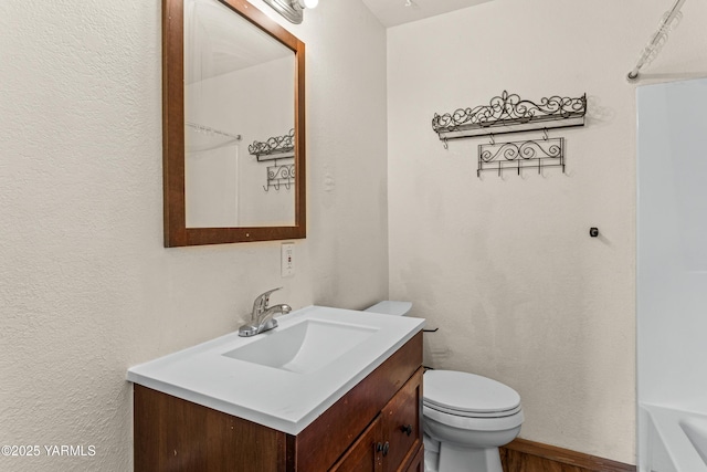 921 N 29th Ave, Yakima, WA 98902 - full bath featuring vanity and wood finished floors