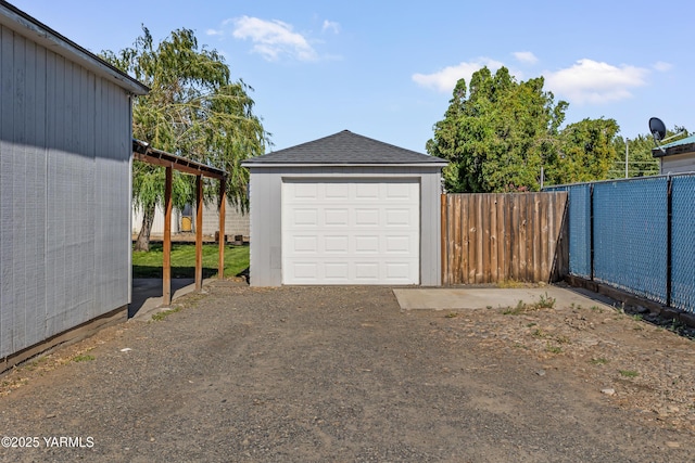 921 N 29th Ave, Yakima, WA 98902 - detached garage with dirt driveway