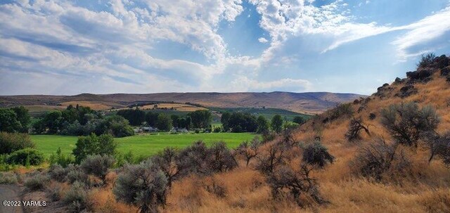 Listing photo 2 for 170 Mahoney Rd, Yakima WA 98908