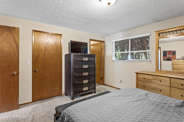 3603 Carol Ave, Yakima, WA 98902 - carpeted bedroom with a textured ceiling