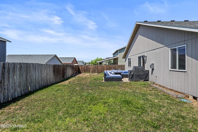 710 Columbus Ave, Moxee, WA 98936 - fenced backyard with an outdoor living space