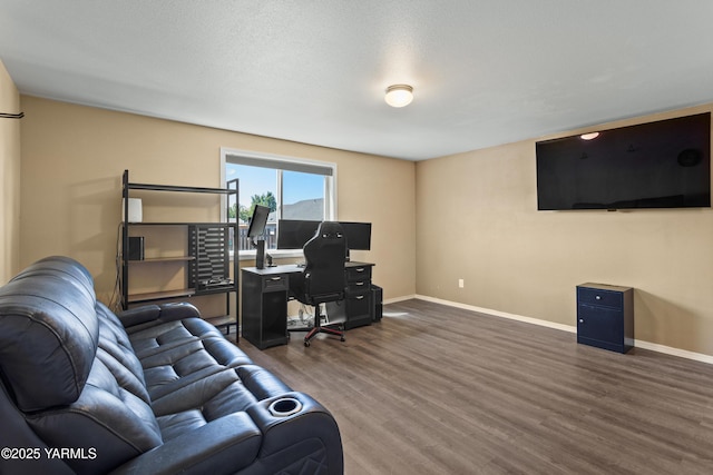710 Columbus Ave, Moxee, WA 98936 - living area with wood finished floors and an office area