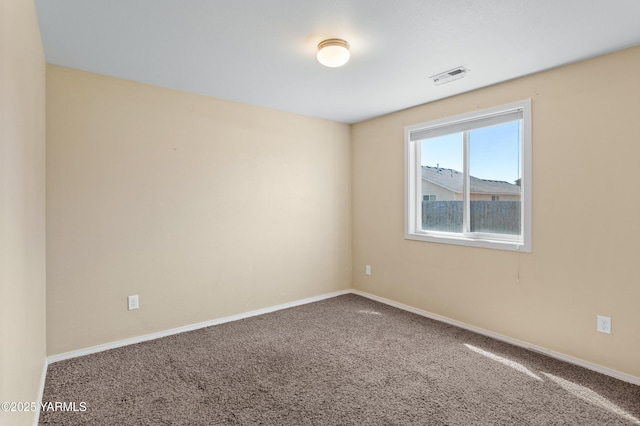 710 Columbus Ave, Moxee, WA 98936 - unfurnished room featuring carpet floors and baseboards