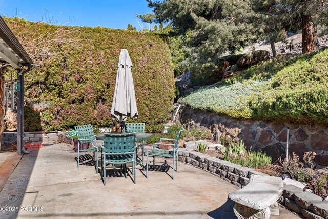 611 Ferncrest Rd, Yakima, WA 98901 - view of yard