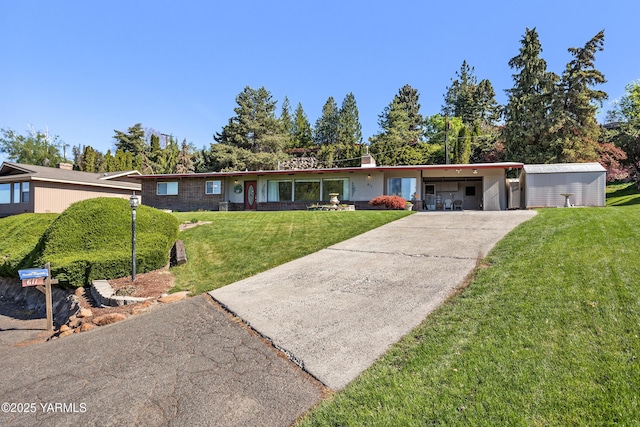 611 Ferncrest Rd, Yakima, WA 98901 - single story home with a carport, driveway, and a front yard