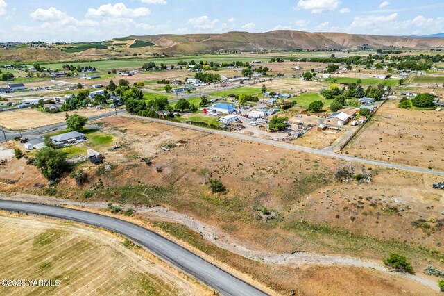 1335 Gibson Rd, Selah, WA 98942