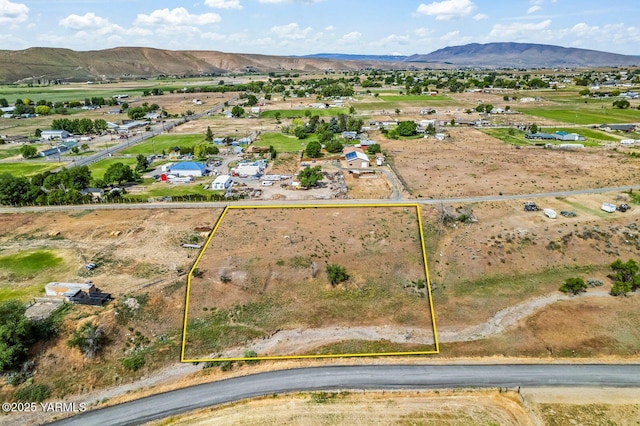 1335 Gibson Rd, Selah, WA 98942