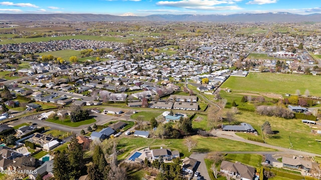 5 N 80th Ave, Yakima, WA 98908 - bird's eye view featuring a mountain view and a residential view