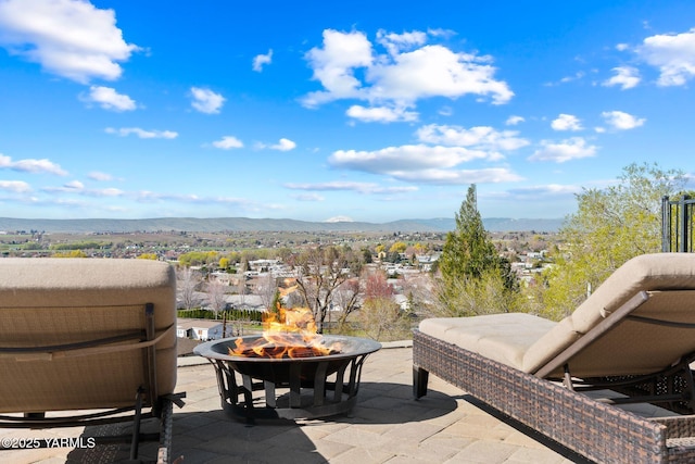 5 N 80th Ave, Yakima, WA 98908 - view of patio featuring a mountain view and a fire pit