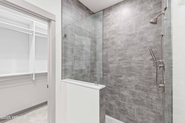 4303 Tayhill Way, Yakima, WA 98908 - full bath featuring a walk in shower and a spacious closet