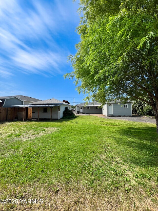 63 W Mead Ave, Yakima, WA 98902 - view of yard