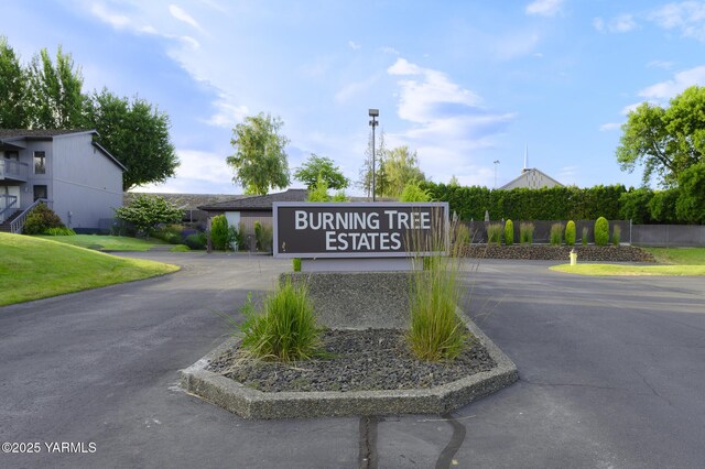 3 Burning Tree Dr Unit 3, Yakima, WA 98902 - view of community sign
