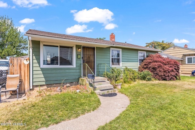 1306 S 6th Ave, Yakima, WA 98902 - view of front of property featuring a chimney