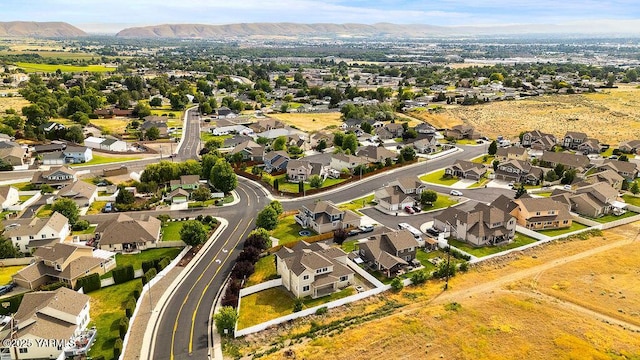 815 Trout Lake Ct, Yakima, WA 98901 - aerial overview of property's location featuring nearby suburban area and mountains
