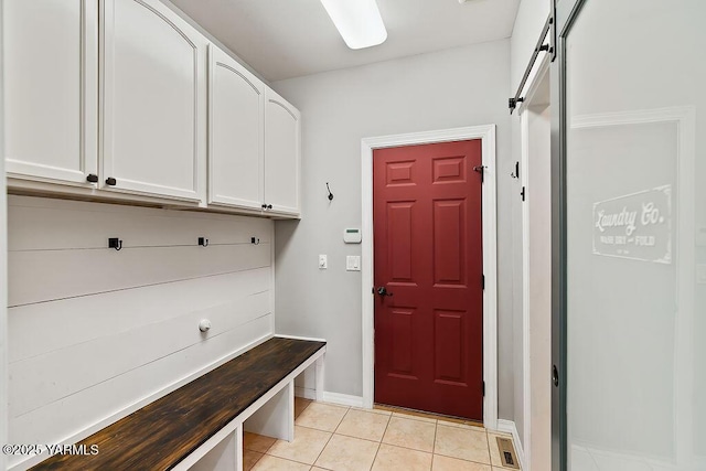 815 Trout Lake Ct, Yakima, WA 98901 - mudroom with light tile patterned floors and baseboards