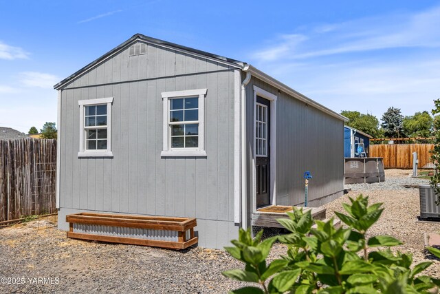 3485 Selah Loop Rd, Selah, WA 98942 - view of shed featuring a fenced backyard