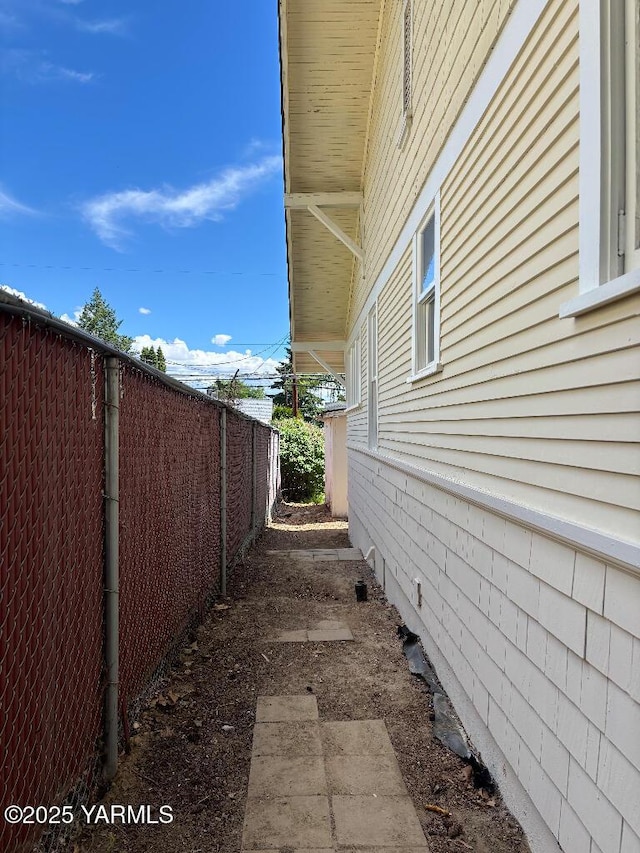 407 S 17th Ave, Yakima, WA 98902 - view of side of home