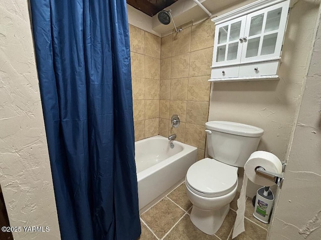 407 S 17th Ave, Yakima, WA 98902 - full bath with shower / bath combo with shower curtain and toilet