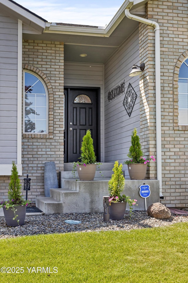 6 N 78th Ave, Yakima, WA 98908 - entrance to property with brick siding