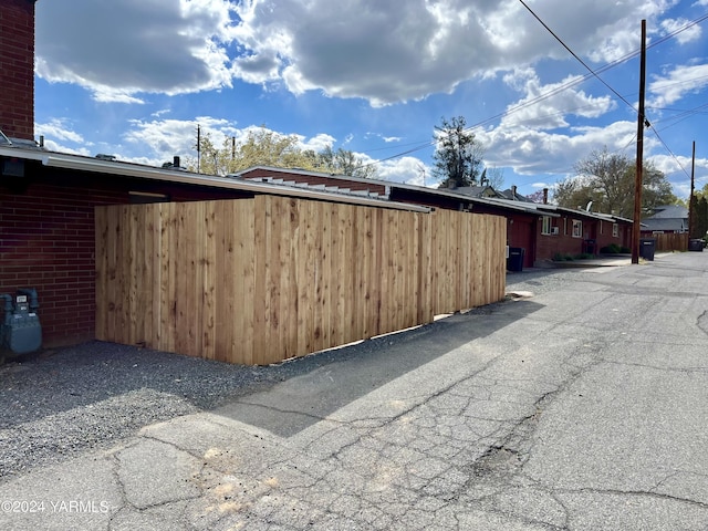 1501 W Chestnut Ave Unit 5, Yakima, WA 98902 - view of home's exterior featuring brick siding