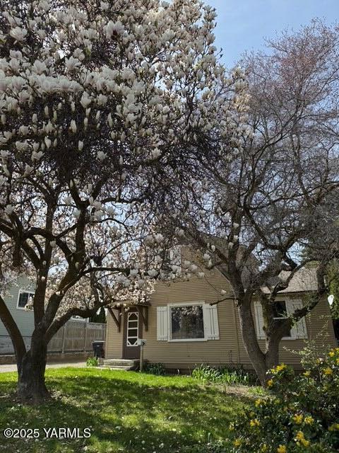 216 N 30th Ave, Yakima, WA 98902 - photo 2
