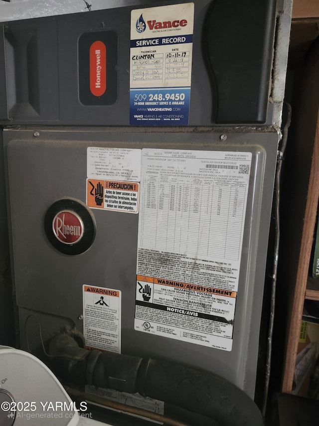 1202 W Viola Ave, Yakima, WA 98902 - detailed view of heating unit