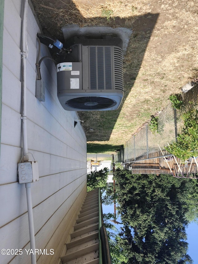1202 W Viola Ave, Yakima, WA 98902 - exterior view of a heating unit