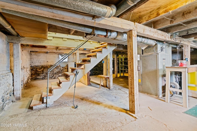 1555 W Tieton Rd, Tieton, WA 98947 - unfinished below grade area with stairway