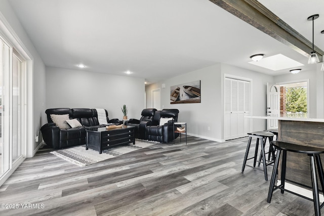 15014 Fisk Rd, Yakima, WA 98908 - living area featuring light wood-style floors, baseboards, and recessed lighting