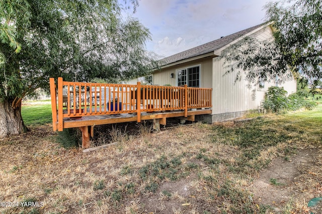 131 Latigo Ln, Yakima, WA 98901 - back of house featuring a wooden deck