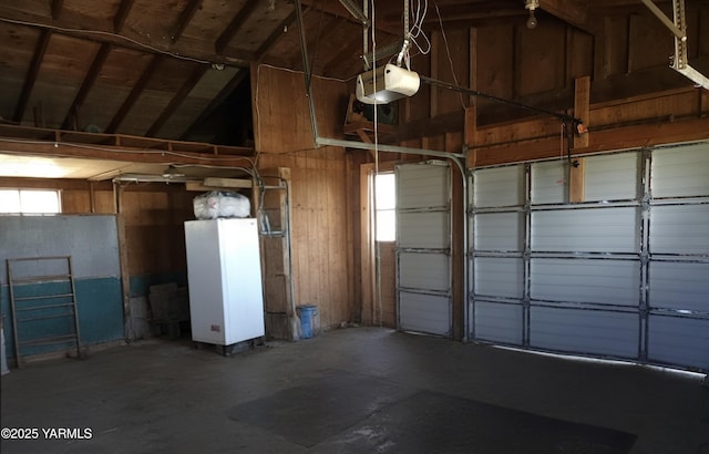 13520 Fisk Rd, Yakima, WA 98908 - garage featuring a garage door opener