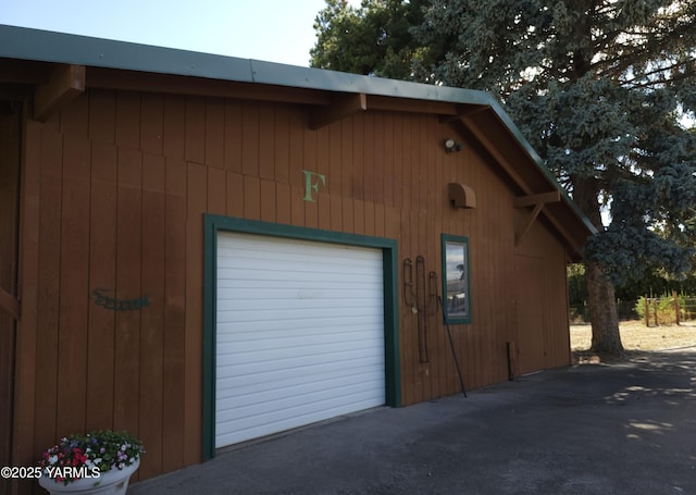 13520 Fisk Rd, Yakima, WA 98908 - view of detached garage